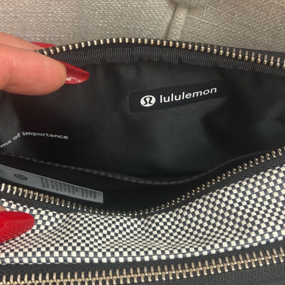 Lululemon Athletica Black and White crossbody. - Picture 3 of 4
